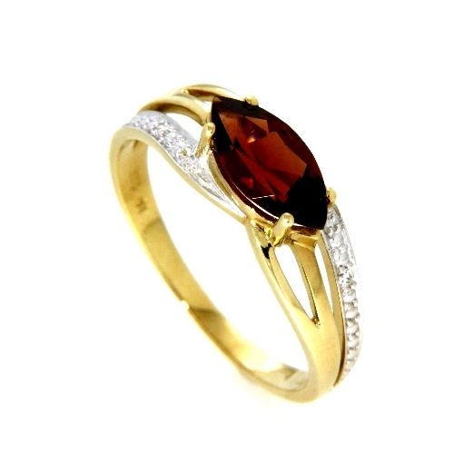 Ring Gold 333 Weite 56 Granat und Brillant 0,010 ct.