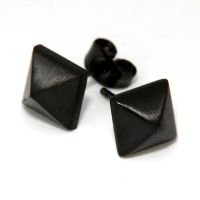 Ohrstecker Edelstahl Pyramide schwarz IPB
